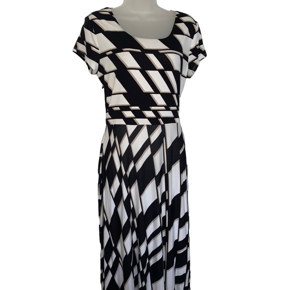 C EST. 1946 Women's Med Stretch Rayon Maxi Dress Black/White/Tan Abstract SS - Picture 5 of 12